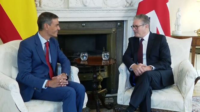 Comparecencia de Pedro Sanchez y Keir Starmer